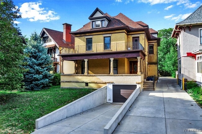 Photo - 522 W Ferry St Apartment