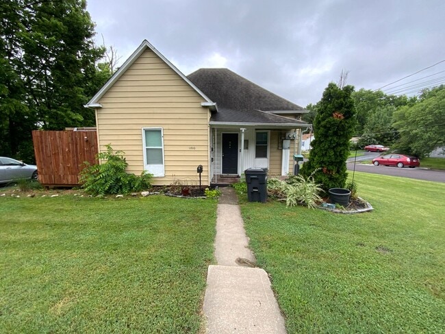 Photo - Studio Apartment includes washer / dryer Unit Apt B