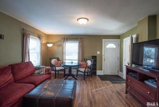 Photo - 930 W Kirkwood Ave