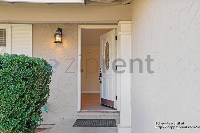 Photo - 8370 Parish Way