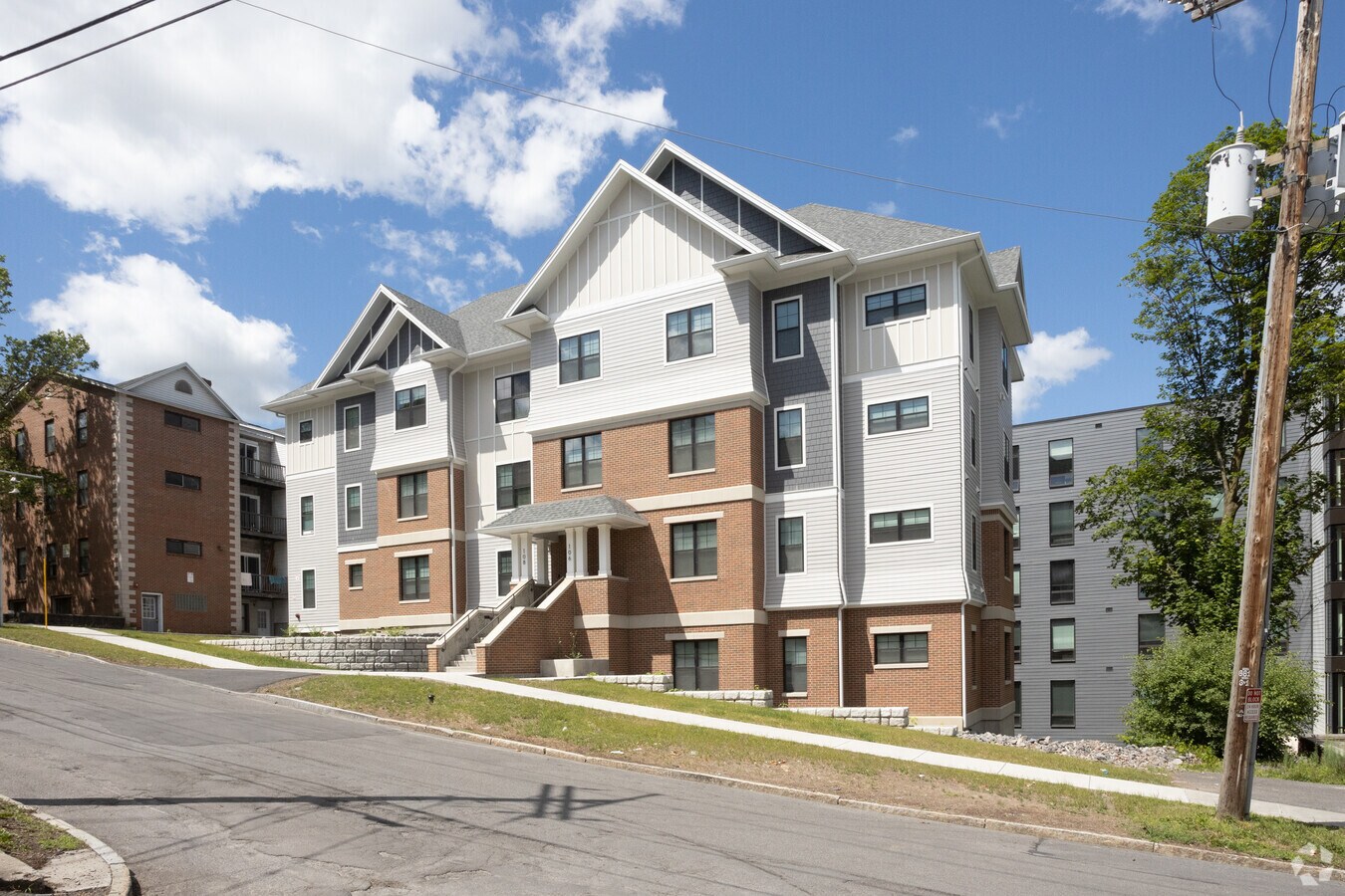 Photo - 106 Comstock Ave Apartments