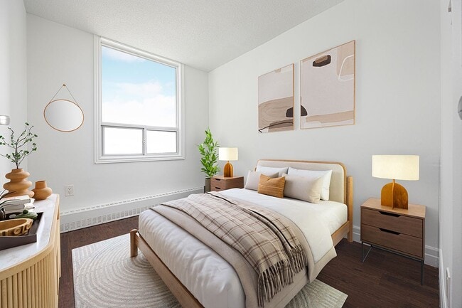 Photo - 297 Queens Ave