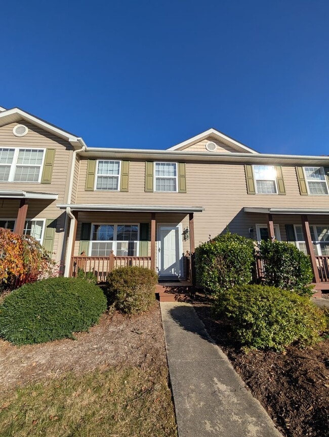 Photo - Great Location Swannanoa Townhome