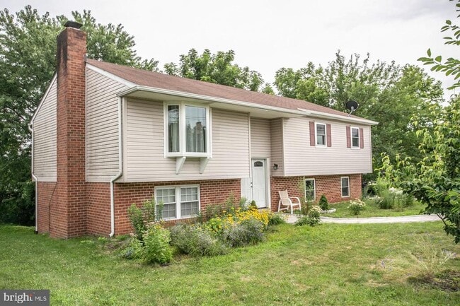 Building Photo - 825 Belvoir Rd Rental