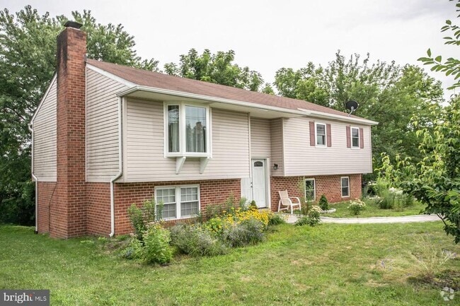 Building Photo - 825 Belvoir Rd Rental