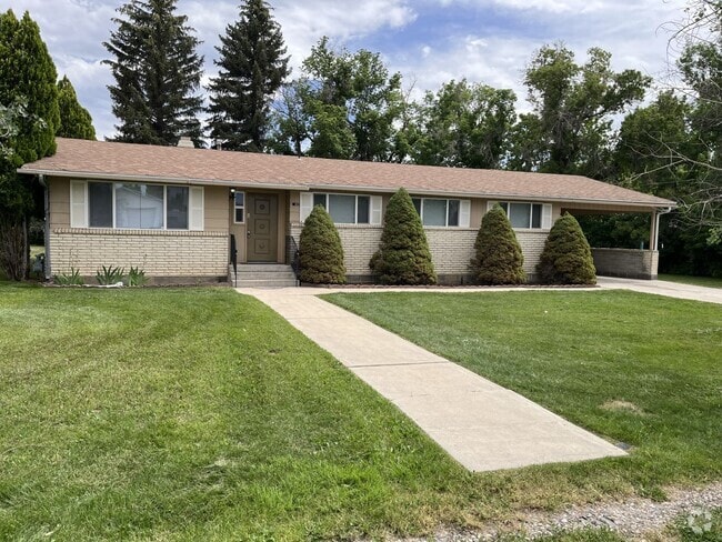 Building Photo - Beautiful Home in Mt Pleasant