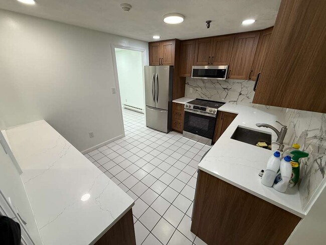 Photo - 15 Spencer Rd Unit 12E