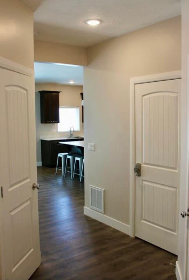 Photo - 173 E Fiddlers Canyon Rd