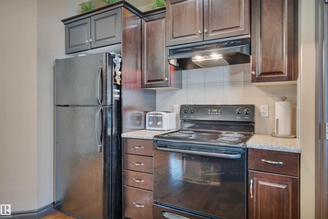 Photo - 102 W Haven Dr