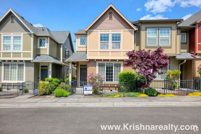 Building Photo - Lovely 3 BD* 2.5 Arbor Station Townhome Av...