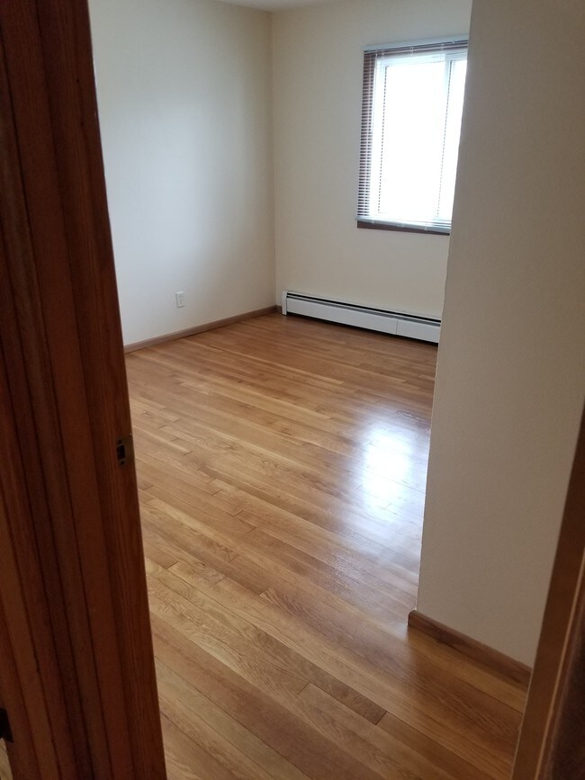 Bedroom #1 - 320 Cedar Ct Unit 1