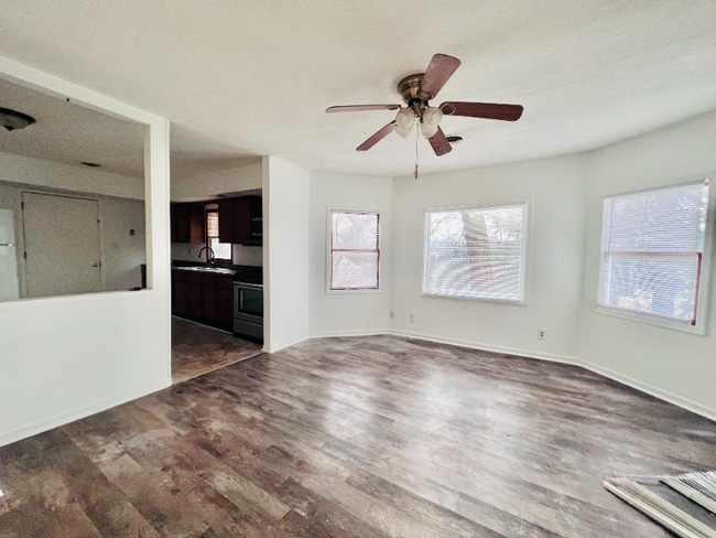 Photo - 123 1/2 E Fulton St Unit 2