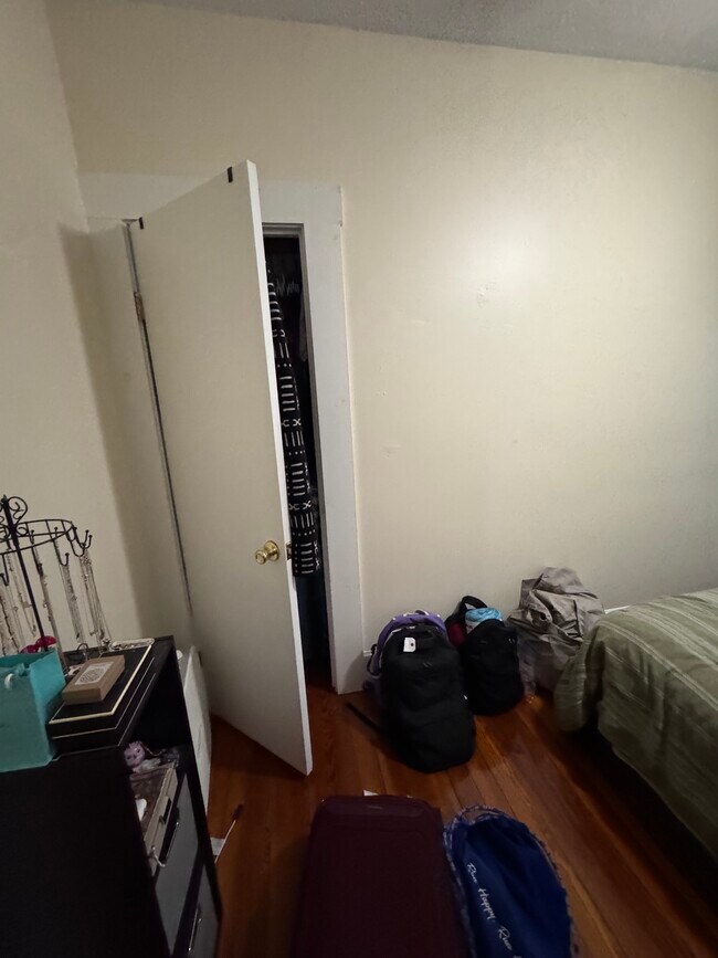 Photo - 132 1/2 Oxford St Unidad 12