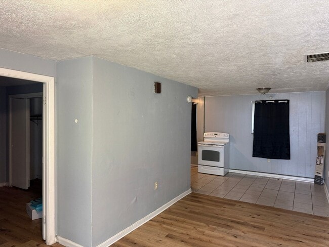 Photo - 2013 N 11th St Unit B