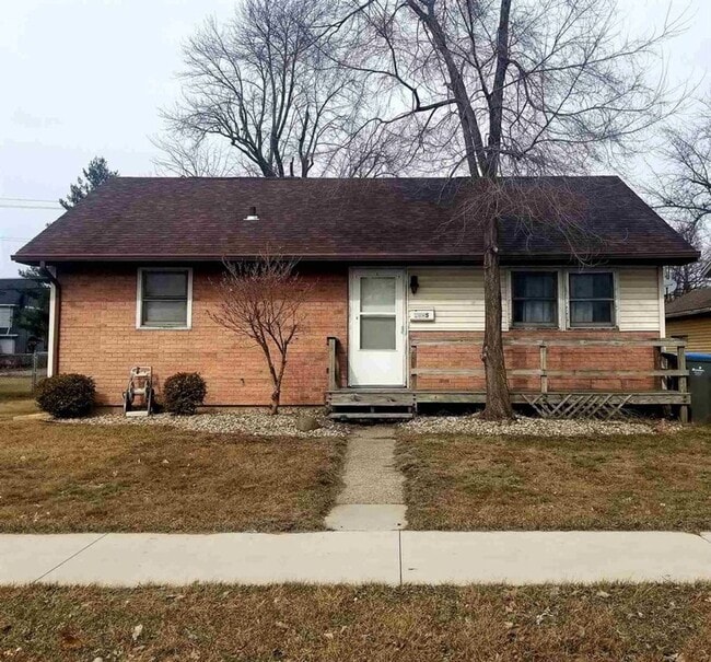 Building Photo - Check out this GEM in the heart of Warsaw Rental