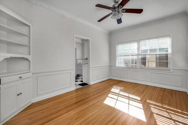 Photo - Stunning Townhome Style 2 bedroom with washer/dryer! Unit 614