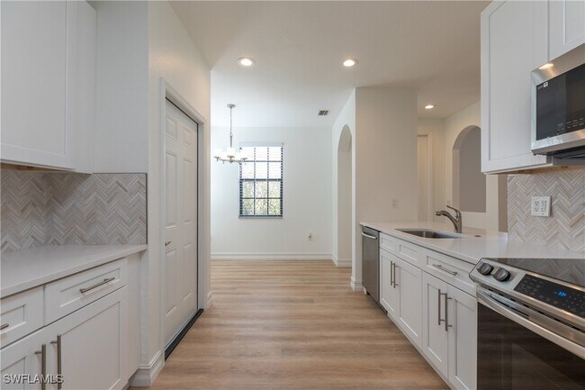 Photo - 15618 Summit Pl Cir Unit 396