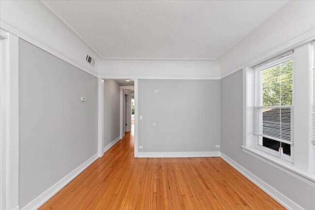 Photo - 2 bedroom in Chicago IL 60625 Unit 2