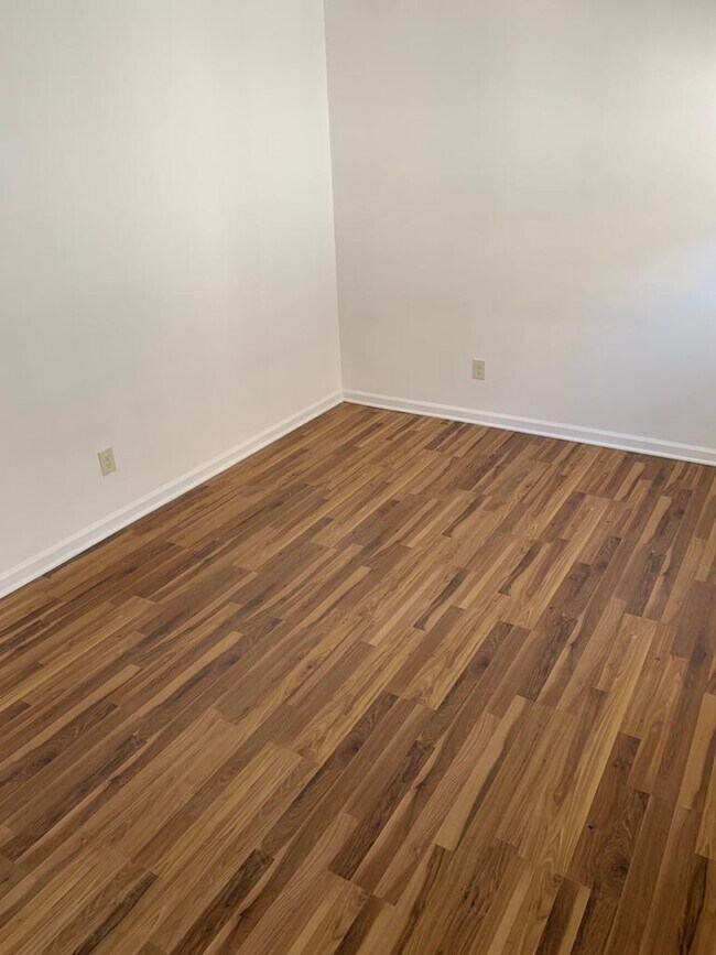 Photo - 227 Muhlenberg Pl Unit 1L