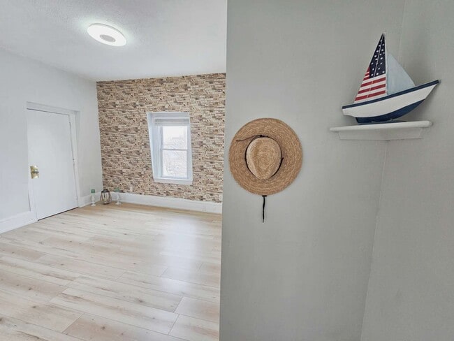 Photo - 23 Benedict St Unit Somerville  3