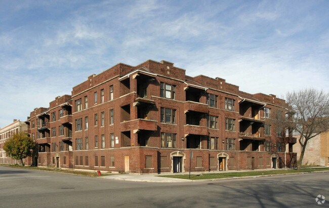 Photo - 4348-4358 S Prairie Ave