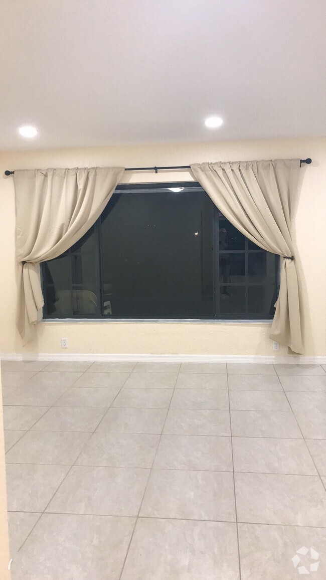 Building Photo - 3901 NW 115th Ter Rental