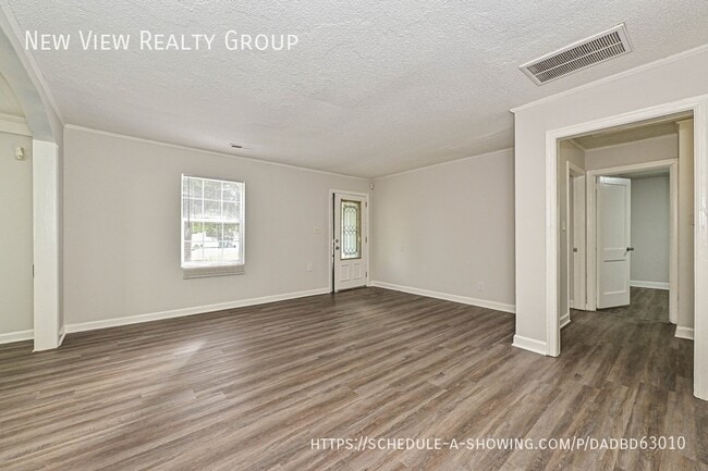 Photo - 301 Seldon Dr