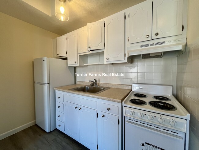 Photo - 140 North Beacon St Apartments