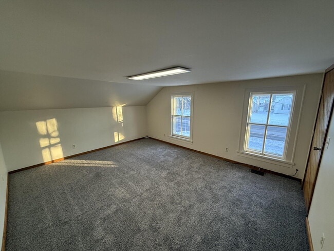 Photo - Upper 2BR in Heart of Grandville Unidad 2