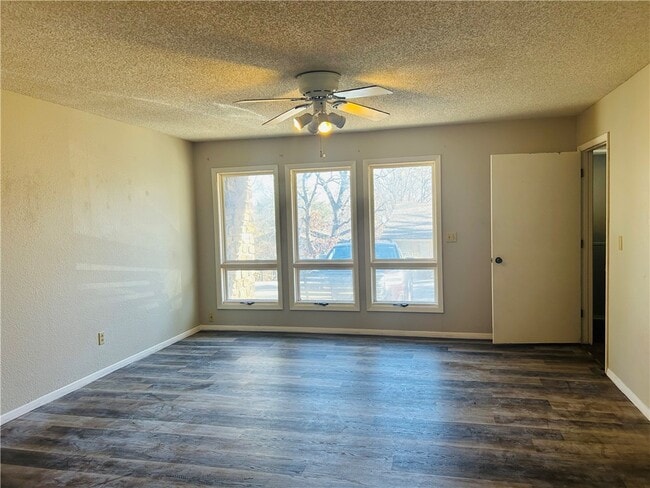 Photo - 17 Dogwood Dr