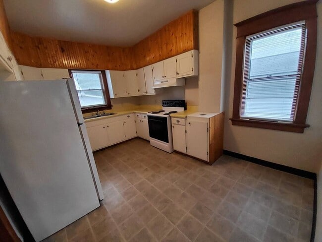 Photo - 1102 Chicago St