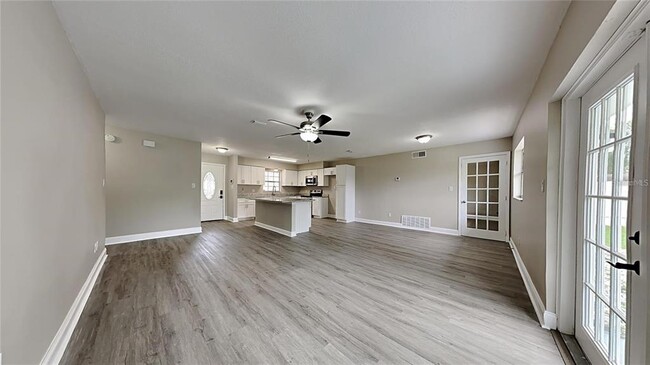Photo - 1427 Benwick Way