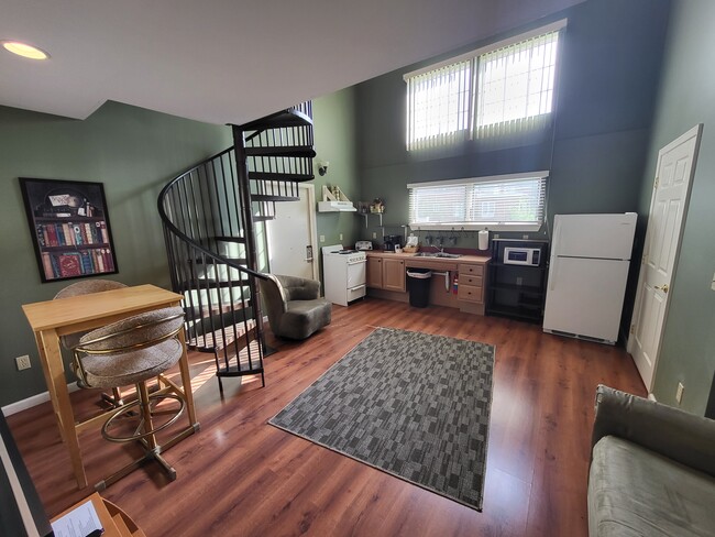 Suite #3 - Suites On Chocolate Rental