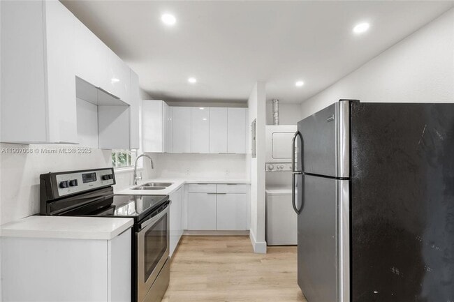 Photo - 2385 SW 17th St Unit B