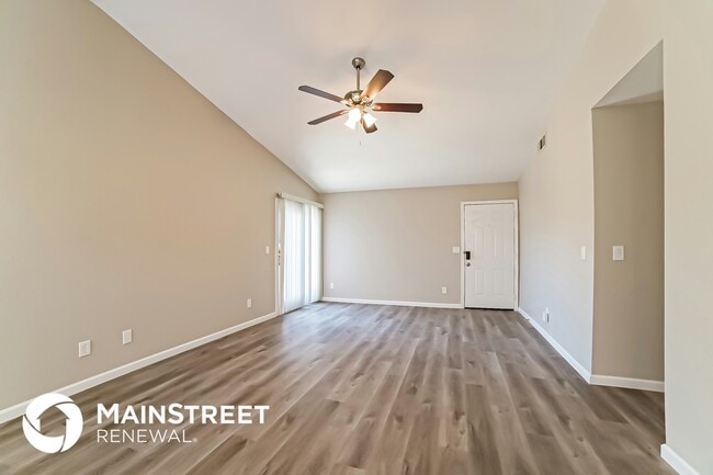 Photo - 4010 N 88th Ave