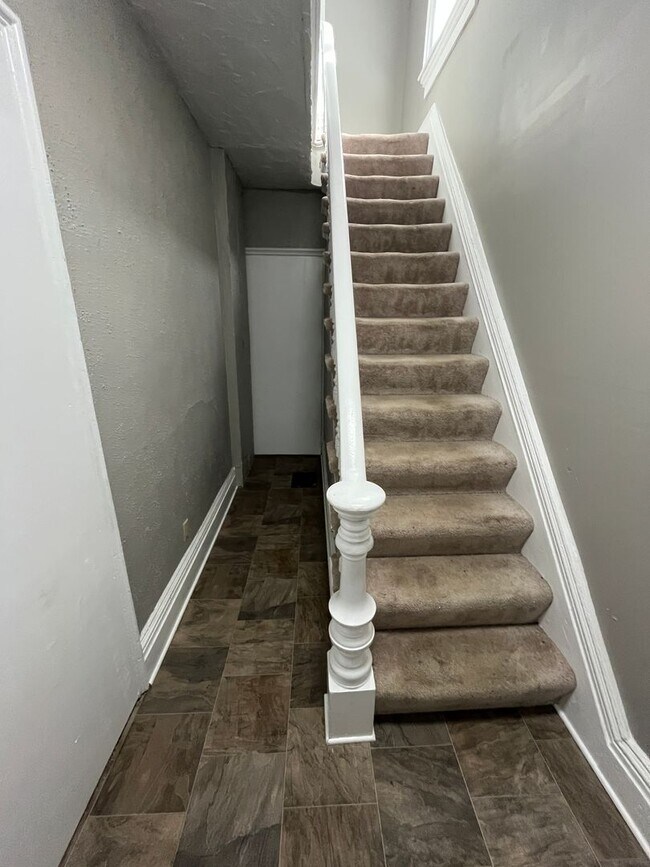 Photo - 512 E Masterson Ave Unit Apt 201