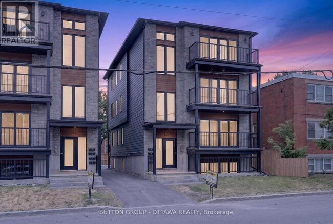 Photo - 340 Shakespeare St