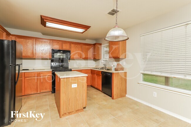 Photo - 315 Donalan Dr
