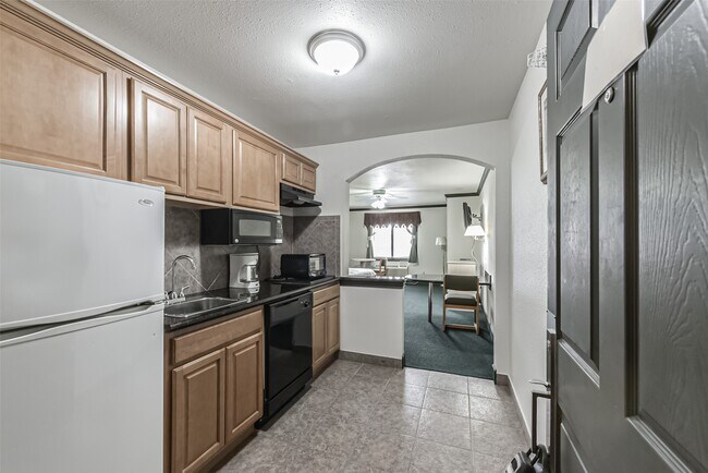 Photo - 1025 Swanson St