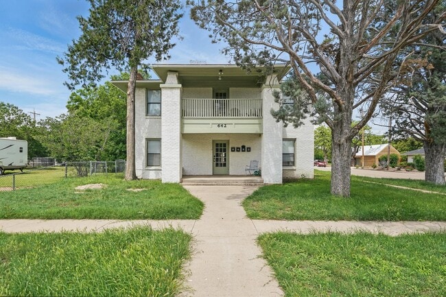 Photo - 642 Beech St Apartments Unit 2