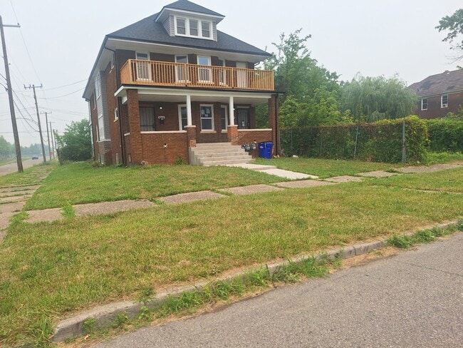 Building Photo - 3068 Harding St Unit Upper