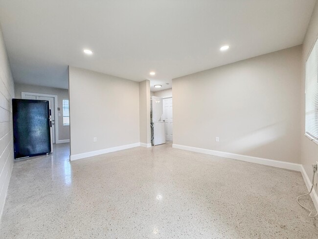 Building Photo - 709 N 25th St Rental