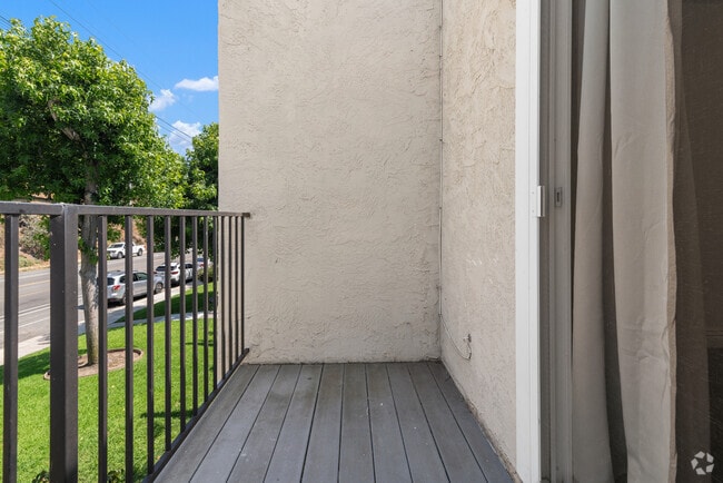 Building Photo - 2850 Reynard Way 21 Unit 21 Rental