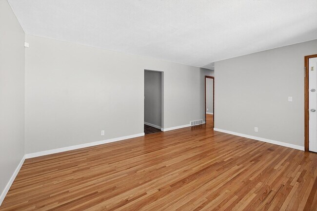 Photo - 5844 Washburn Ave S