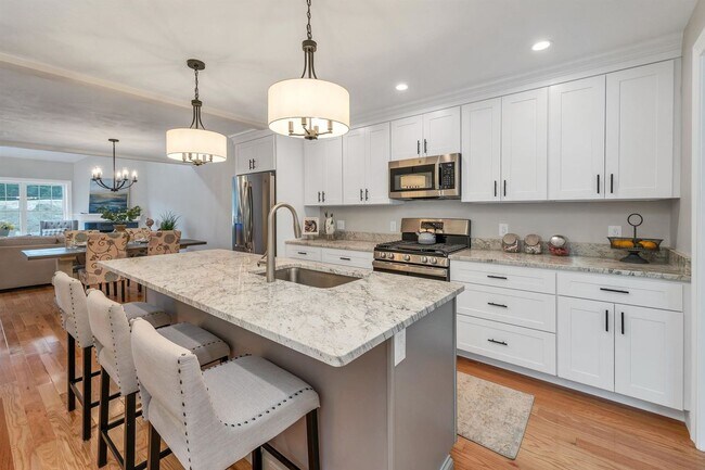 Photo - 17 Granite