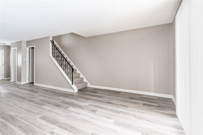 Photo - 213 Chartwell Ct