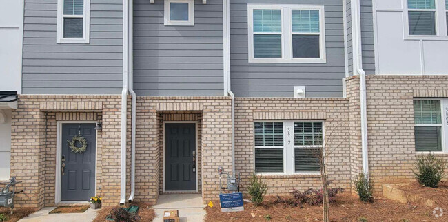 Building Photo - Room in Townhome on Memorial Pkwy