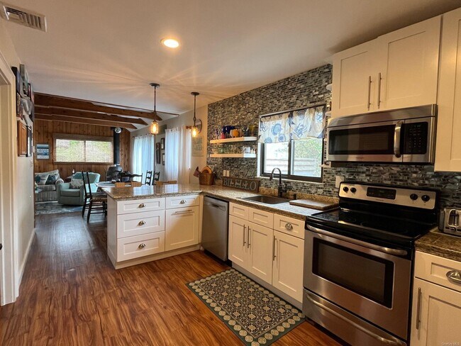 Photo - 142 Bungalow Ln