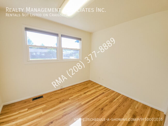 Photo - 2821 S Annett St