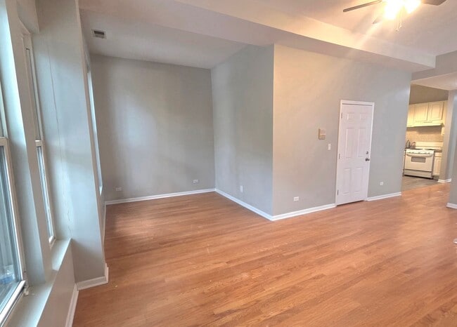 Building Photo - 1507 N Hudson Ave Unit 2F